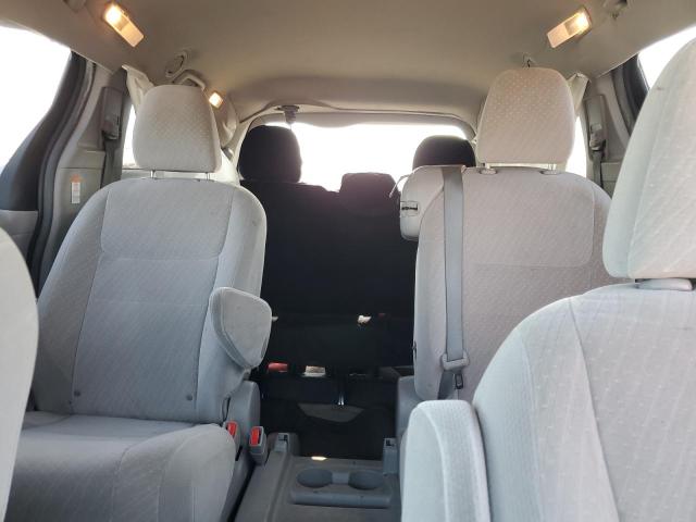 Photo 10 from auction – 2017 TOYOTA SIENNA LE with VIN 5TDKZ3DCXHS829560
