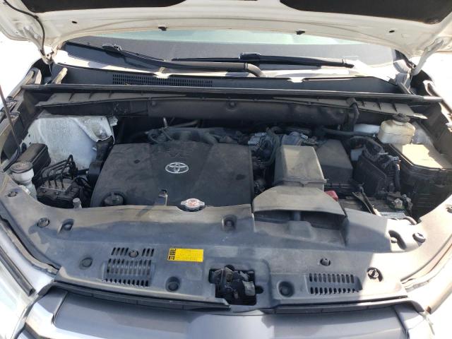 Photo 12 from auction – 2018 TOYOTA HIGHLANDER with VIN 5TDKZRFHXJS548764