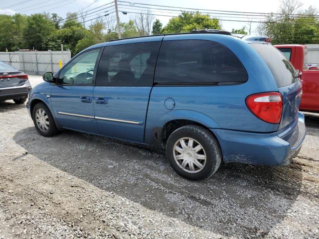 Photo 2 from auction – 2005 CHRYSLER TOWN & COU with VIN 2C4GP54L85R395604