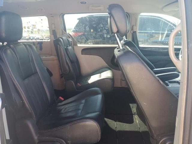 Photo 11 from auction – 2016 CHRYSLER TOWN & COU with VIN 2C4RC1BG4GR268158
