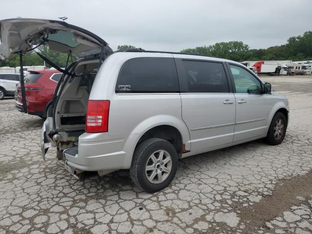 Photo 3 from auction – 2010 CHRYSLER TOWN & COU with VIN 2A4RR5D19AR463625