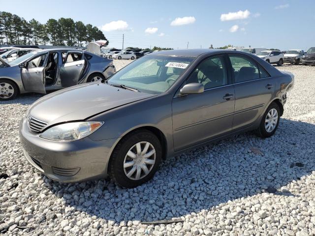 TOYOTA CAMRY LE 2005 with VIN 4T1BE32K15U955394 - Photo from auction