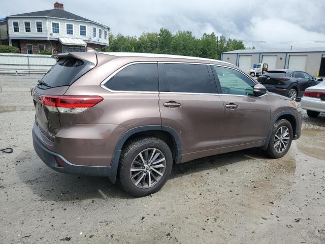 Photo 3 from auction – 2017 TOYOTA HIGHLANDER with VIN 5TDJZRFH5HS371241