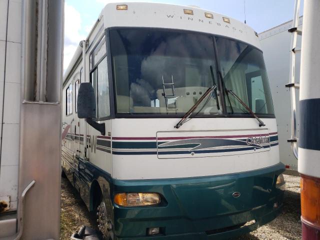 FREIGHTLINER CHASSIS X 2000 with VIN 4UZHXFBA8YCG42210 - Photo from auction