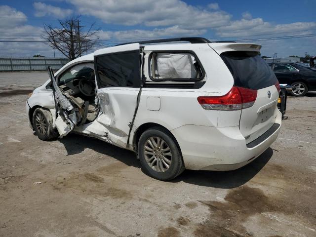 Photo 2 from auction – 2011 TOYOTA SIENNA XLE with VIN 5TDYK3DC6BS118475
