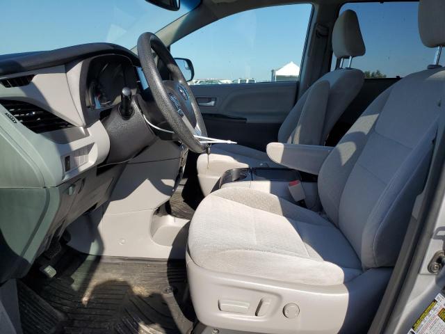Photo 7 from auction – 2017 TOYOTA SIENNA LE with VIN 5TDKZ3DC6HS875600