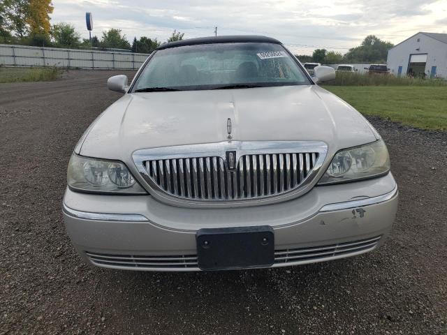 Photo 5 from auction – 2004 LINCOLN TOWN CAR U with VIN 1LNHM83W24Y669704
