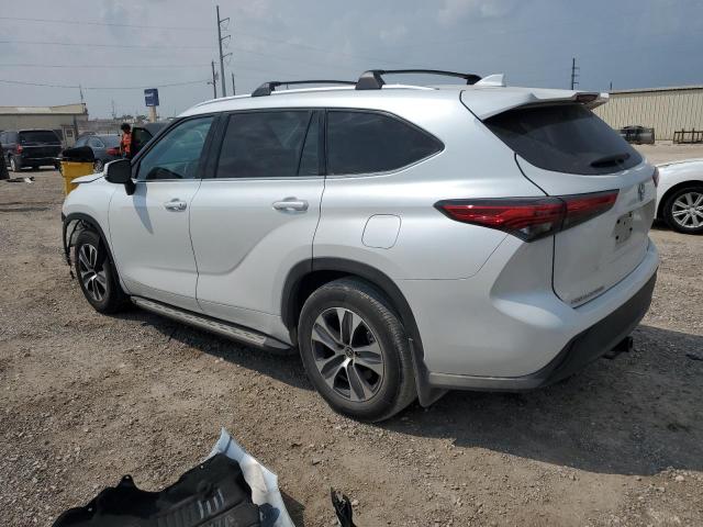 Photo 2 from auction – 2022 TOYOTA HIGHLANDER with VIN 5TDGZRAH2NS540516