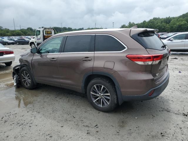 Photo 2 from auction – 2017 TOYOTA HIGHLANDER with VIN 5TDJZRFH5HS371241