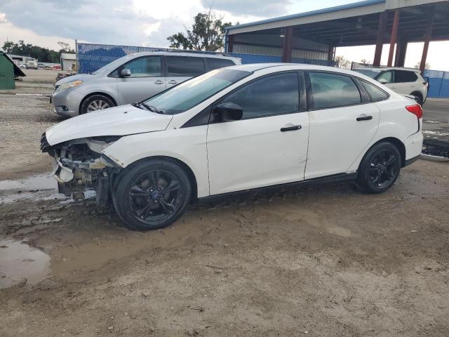 FORD FOCUS S 2015 with VIN 1FADP3E27FL255296 - Photo from auction