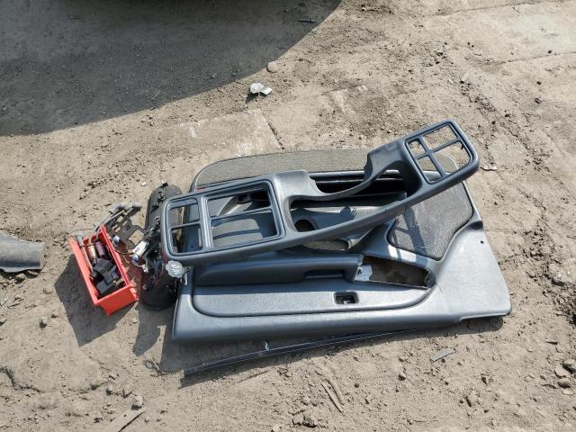 Photo 12 from auction – 2004 CHEVROLET SILVERADO with VIN 2GCEC13T341323588