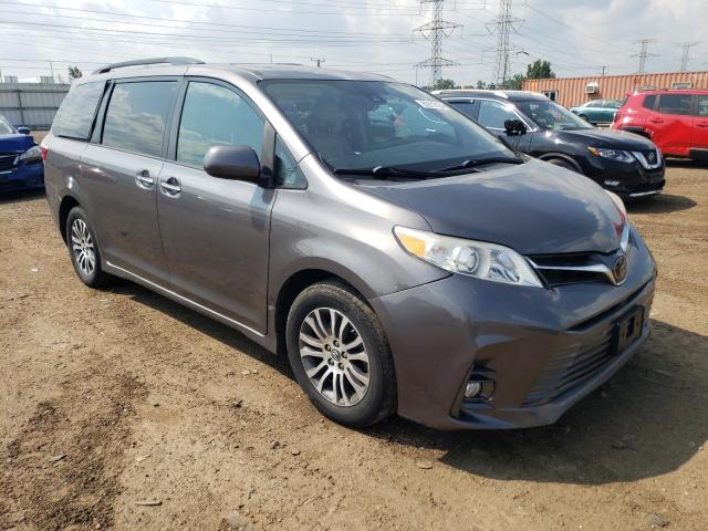 Photo 4 from auction – 2018 TOYOTA SIENNA XLE with VIN 5TDYZ3DC1JS948548