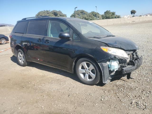 Photo 4 from auction – 2015 TOYOTA SIENNA LE with VIN 5TDKK3DC7FS680428