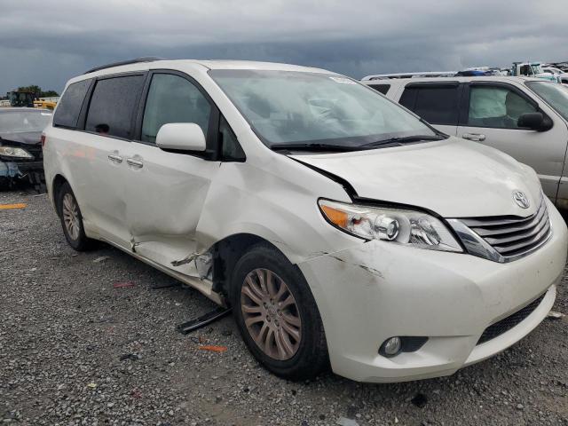 Photo 4 from auction – 2017 TOYOTA SIENNA XLE with VIN 5TDYZ3DC6HS773546