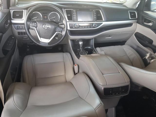 Photo 8 from auction – 2018 TOYOTA HIGHLANDER with VIN 5TDKZRFH3JS259869