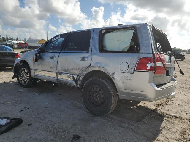 Photo 2 from auction – 2010 LINCOLN NAVIGATOR with VIN 5LMJJ2J59AEJ05530