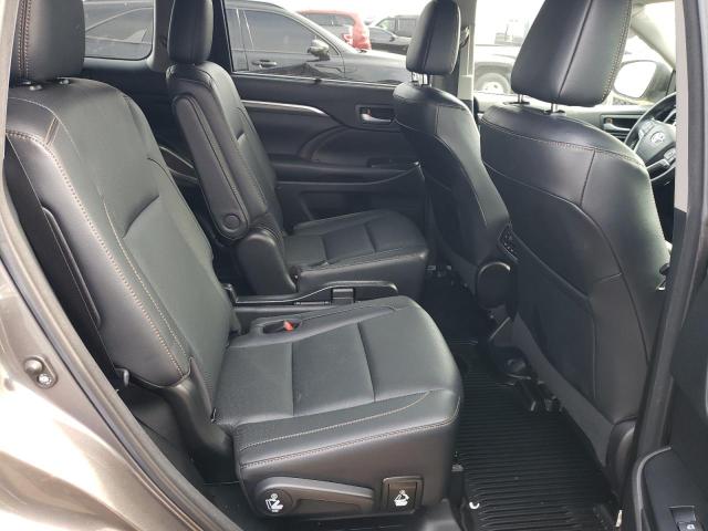 Photo 11 from auction – 2018 TOYOTA HIGHLANDER with VIN 5TDDZRFHXJS865405