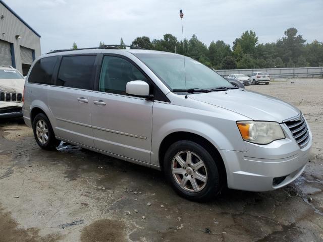 Photo 4 from auction – 2010 CHRYSLER TOWN & COU with VIN 2A4RR5D13AR413531