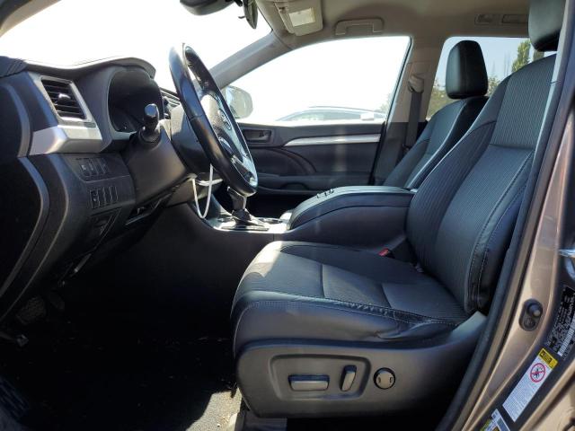 Photo 7 from auction – 2017 TOYOTA HIGHLANDER with VIN 5TDBZRFH7HS374422