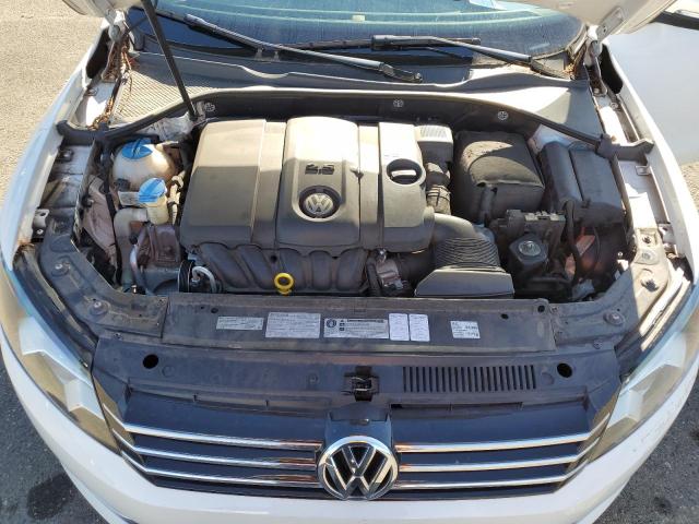 Photo 11 from auction – 2014 VOLKSWAGEN PASSAT S with VIN 1VWAP7A39EC005380