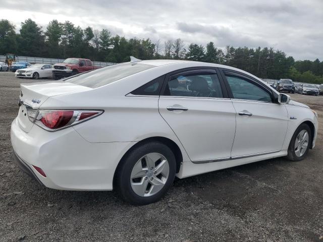 Photo 3 from auction – 2011 HYUNDAI SONATA HYB with VIN KMHEC4A45BA003278