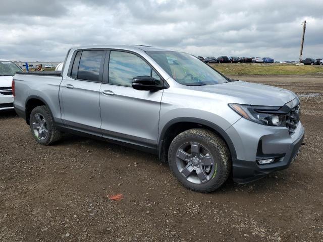 Photo 4 from auction – 2024 HONDA RIDGELINE with VIN 5FPYK3F66RB500423