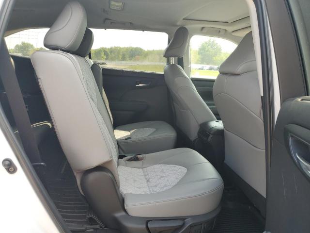 Photo 11 from auction – 2023 TOYOTA HIGHLANDER with VIN 5TDABRCH2PS563787