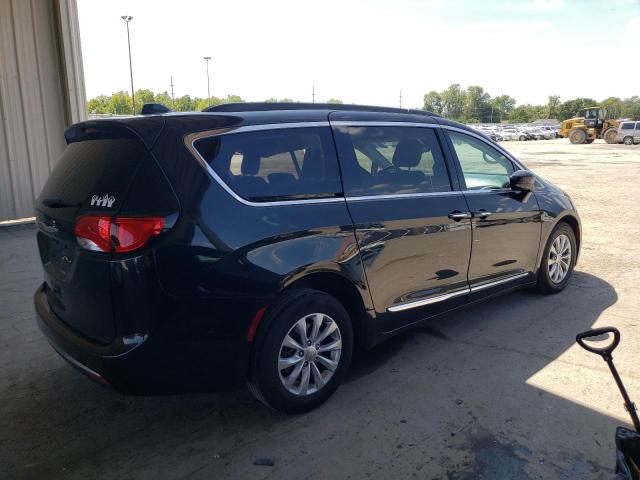 Photo 3 from auction – 2017 CHRYSLER PACIFICA T with VIN 2C4RC1BGXHR785613