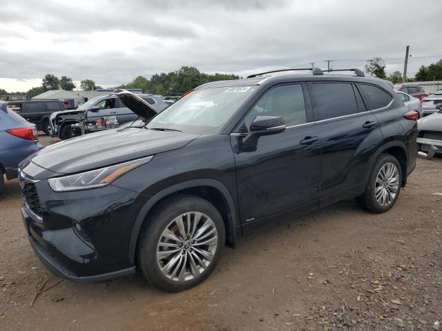 TOYOTA HIGHLANDER 2022 with VIN 5TDEBRCH1NS088941 - Photo from auction
