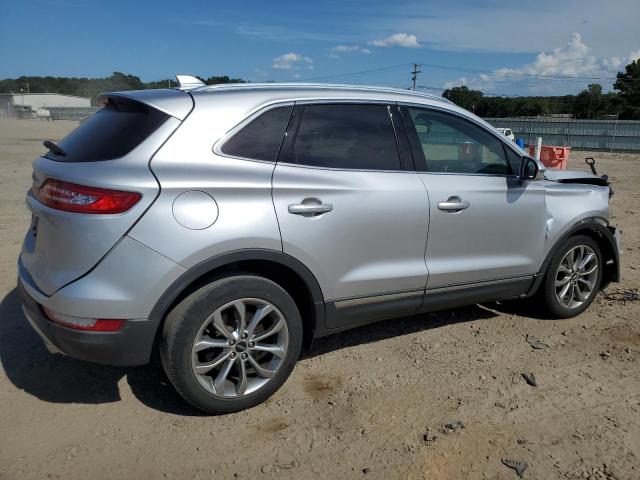 Photo 3 from auction – 2019 LINCOLN MKC SELECT with VIN 5LMCJ2C9XKUL16560