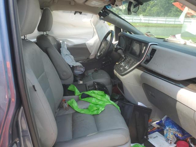 Photo 7 from auction – 2017 TOYOTA SIENNA XLE with VIN 5TDYZ3DC7HS829381
