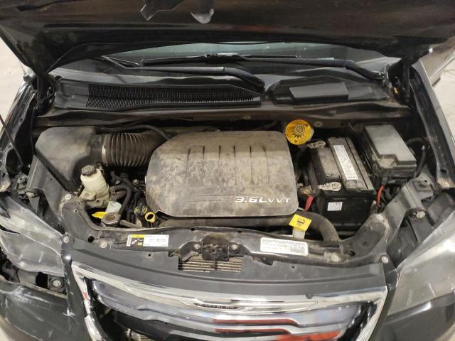 Photo 12 from auction – 2015 CHRYSLER TOWN & COU with VIN 2C4RC1HG8FR596592