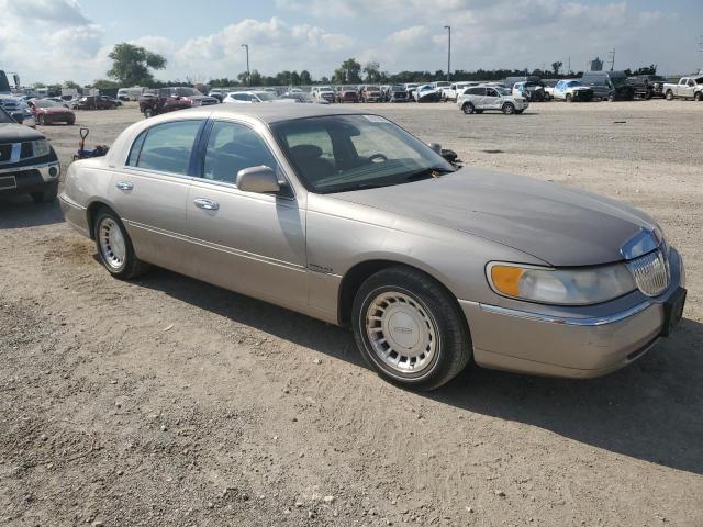 صورة رقم 4 من المزاد - 2000 LINCOLN TOWN CAR E مع VIN 1LNHM81W6YY891042