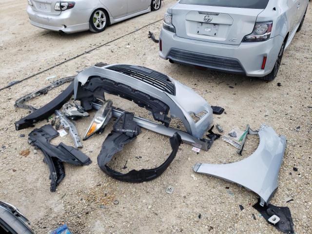Photo 12 from auction – 2014 TOYOTA SCION TC with VIN JTKJF5C75E3072691