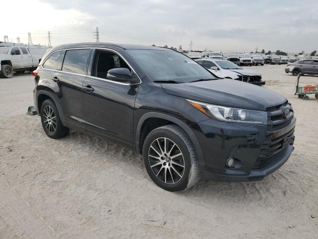 Photo 4 from auction – 2018 TOYOTA HIGHLANDER with VIN 5TDKZRFH0JS535716