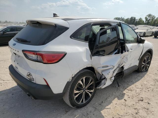Photo 3 from auction – 2022 FORD ESCAPE SE with VIN 1FMCU0G64NUA32702