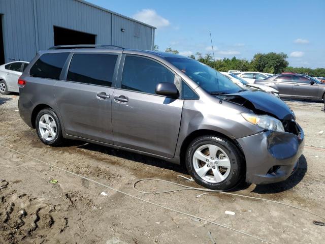 Photo 4 from auction – 2014 TOYOTA SIENNA LE with VIN 5TDKK3DC1ES463407