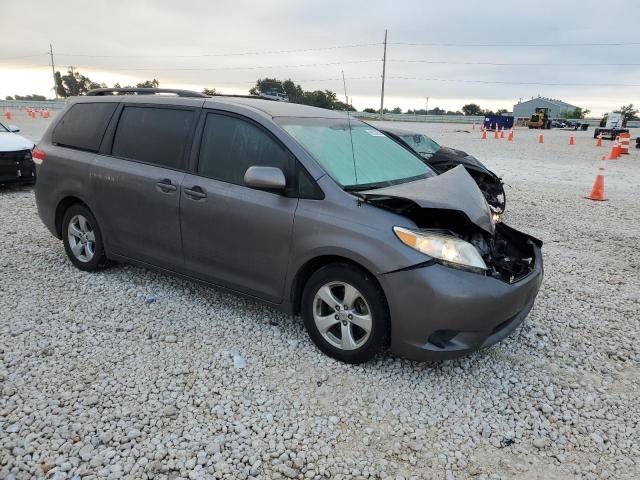 Photo 4 from auction – 2013 TOYOTA SIENNA LE with VIN 5TDKK3DC9DS327735