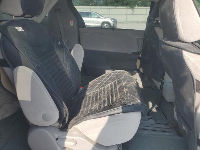 Photo 11 from auction – 2017 TOYOTA SIENNA LE with VIN 5TDKZ3DC5HS789467