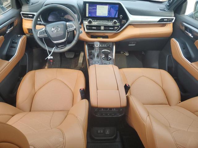 Zdjęcie 8 z aukcji – 2023 TOYOTA HIGHLANDER z VIN 5TDKDRBH3PS004636