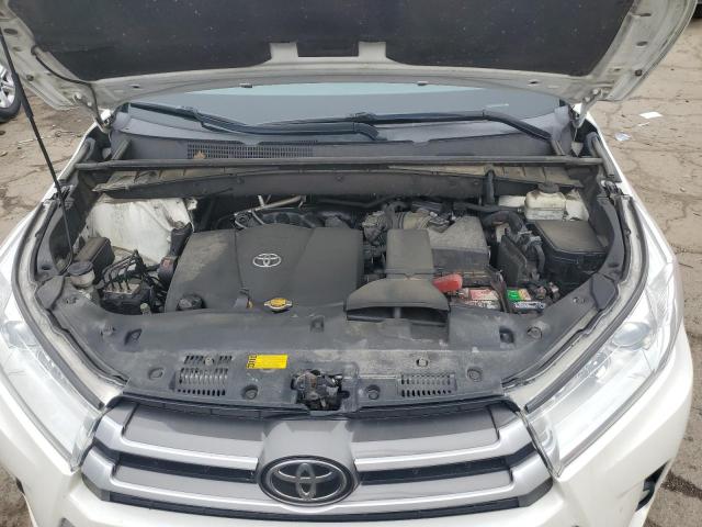 Photo 12 from auction – 2017 TOYOTA HIGHLANDER with VIN 5TDJZRFH3HS405211
