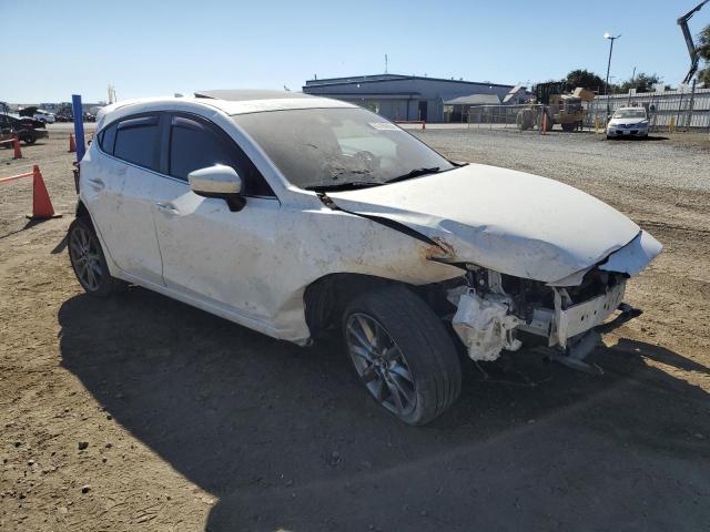 Photo 4 from auction – 2018 MAZDA 3 TOURING with VIN 3MZBN1L3XJM241789