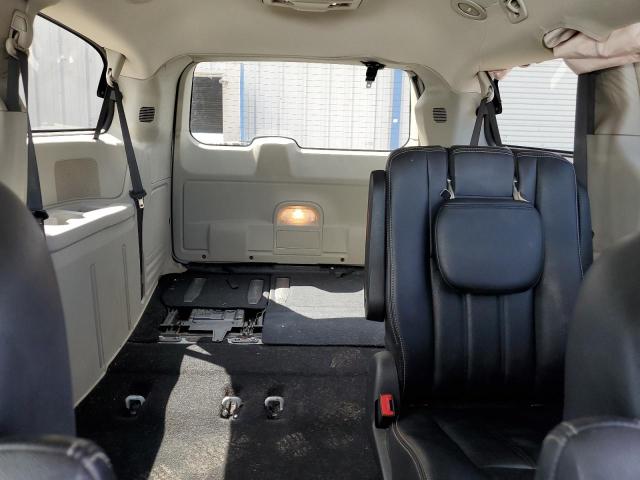 Photo 10 from auction – 2016 CHRYSLER TOWN & COU with VIN 2C4RC1BGXGR290262