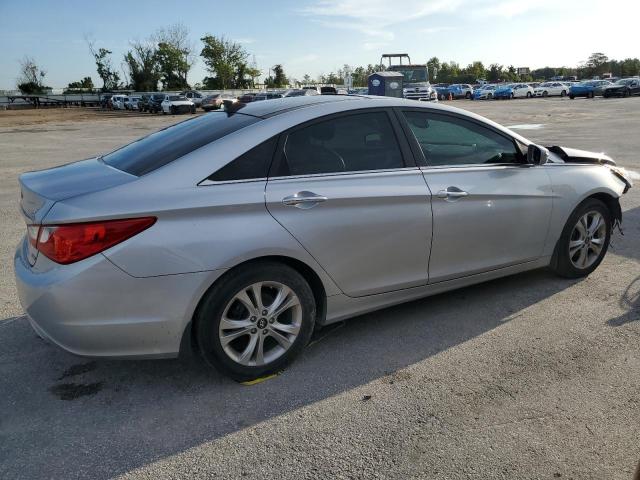 Photo 3 from auction – 2013 HYUNDAI SONATA SE with VIN 5NPEC4AC8DH667226