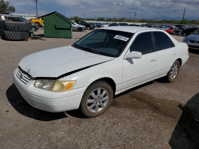 TOYOTA CAMRY LE 2000 with VIN 4T1BF22K6YU953555 - Photo from auction