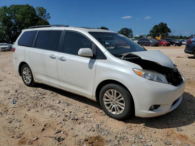 Photo 4 from auction – 2016 TOYOTA SIENNA XLE with VIN 5TDYK3DC3GS694855