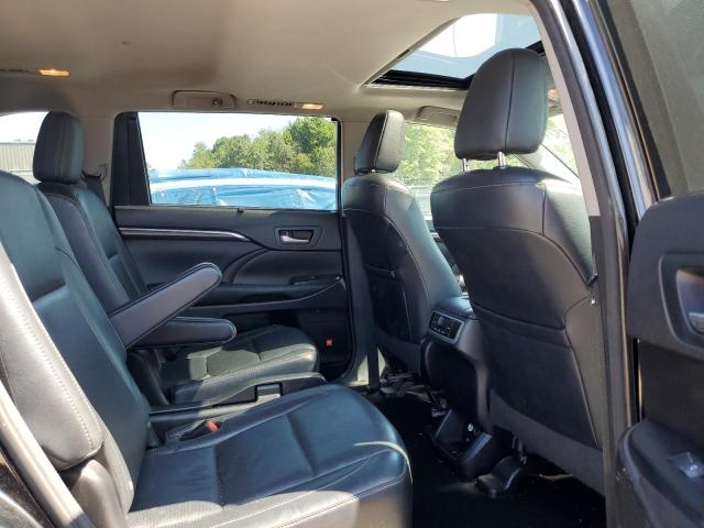 Photo 11 from auction – 2016 TOYOTA HIGHLANDER with VIN 5TDDKRFHXGS237695