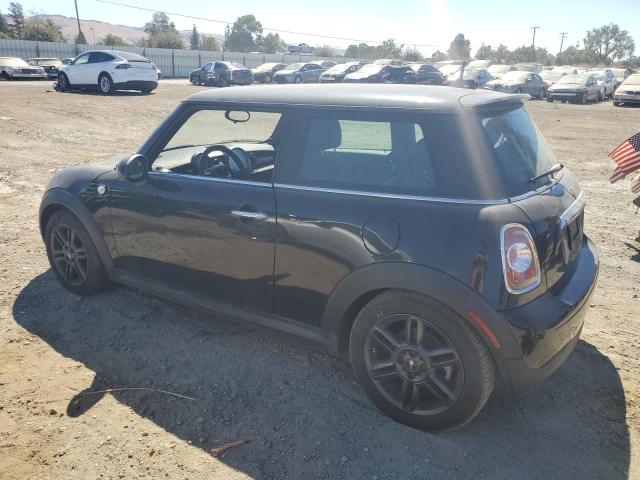 Photo 2 from auction – 2011 MINI COOPER with VIN WMWSU3C55BT092050