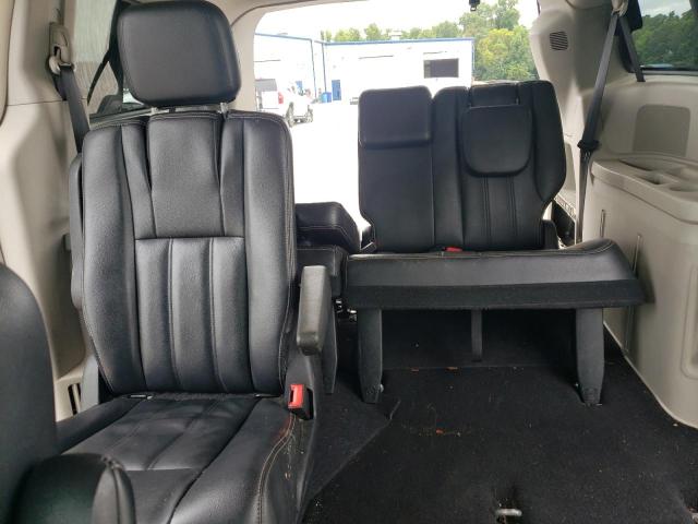 Photo 10 from auction – 2015 CHRYSLER TOWN & COU with VIN 2C4RC1BG1FR644622