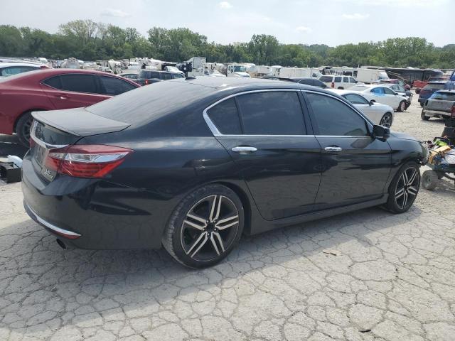 Photo 3 from auction – 2017 HONDA ACCORD TOU with VIN 1HGCR3F97HA042831